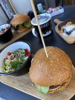 Burger at Eight - The Health Lounge in Lisbon