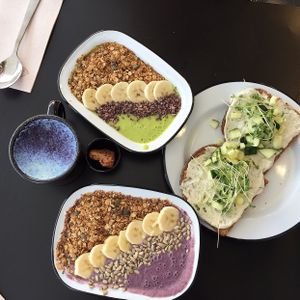 smoothie bowls, toast with cashew cheese, vanilla sky latte at Eight - The Health Lounge in Lisbon