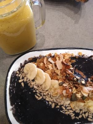 Delicious black diamond bowl! at Eight - The Health Lounge in Lisbon