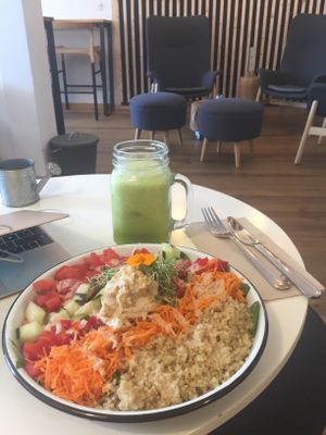 Honey, I’m home! I have found my new work and hangout cafe!!  at Eight - The Health Lounge in Lisbon