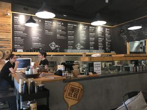 Inside  at Eight - The Health Lounge in Lisbon