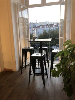 Many seats upstairs with a nice view at Eight - The Health Lounge in Lisbon