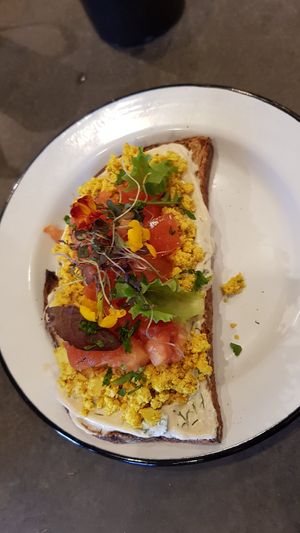 Showfu Toast at Eight - The Health Lounge in Lisbon