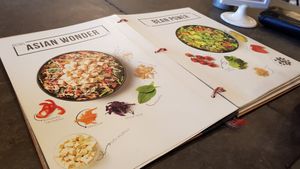 Speisekarte mit Bildern 😍 at Eight - The Health Lounge in Lisbon