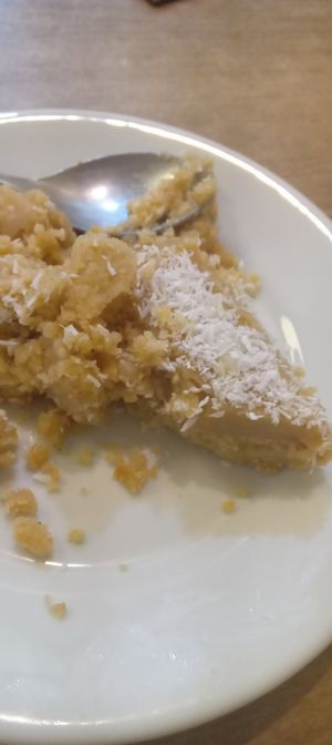 Torta de coco e doce de leite vegano at Prato Verde in Porto Alegre