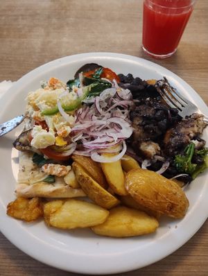 Mix of goodies , all vegan today... at Prato Verde in Porto Alegre