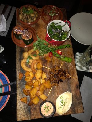 Hoofdgerecht: de champignons linksboven zijn erg lekker at Gaudi's in Amersfoort