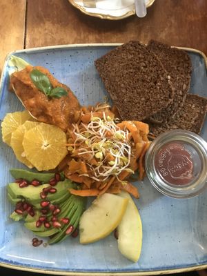 Good Karma Frühstück, statt Sojajoghurt mit Marmelade at Anna's Cafe in Lueneburg