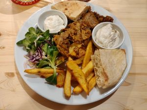 Gyros plate at Střecha in Prague