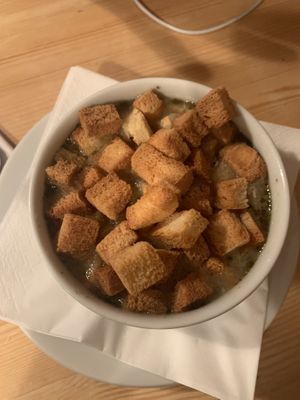Sopa de cebolla  at Střecha in Prague