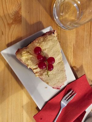 Cake at Střecha in Prague