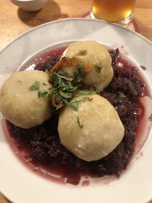 Dumping with red cabbage  at Střecha in Prague