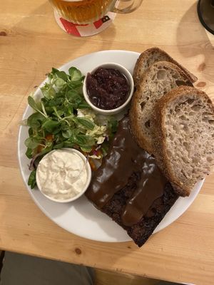Ribs with plum sauhungry  at Střecha in Prague
