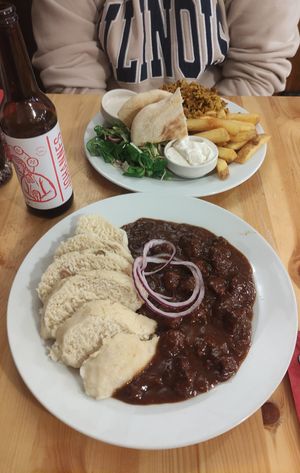 Goulash y kebab at Střecha in Prague