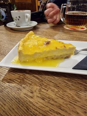 Cheesecake at Střecha in Prague