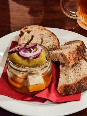 Nakládané tofu s chlebem at Střecha in Prague