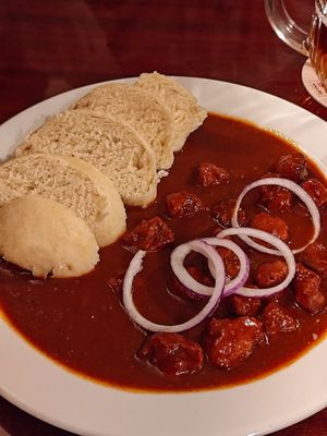 Budvarský guláš at Střecha in Prague