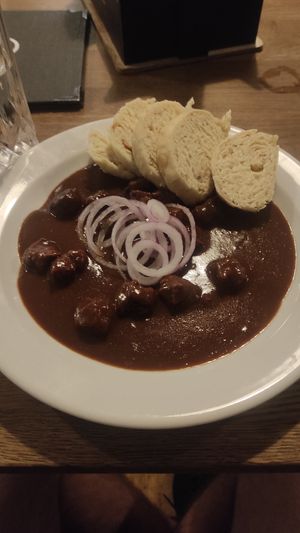 Gulasch and garlic soup 😍 at Střecha in Prague