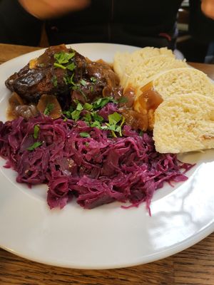 No-duck with red cabbage at Střecha in Prague
