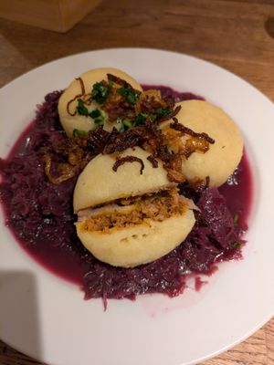 Dumplings on cabbage - tasty at Střecha in Prague