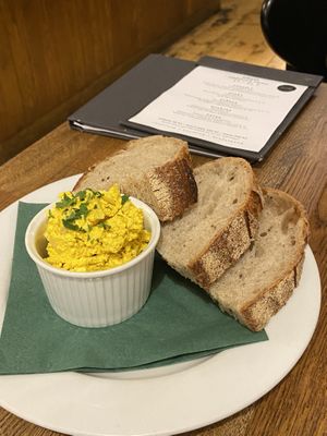 No-egg tofu spread and bread  at Střecha in Prague