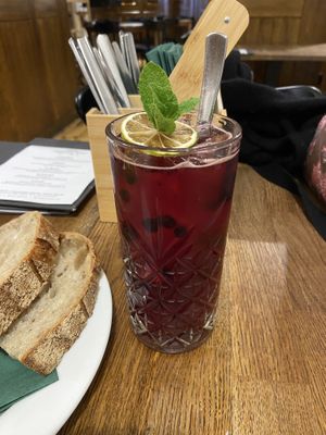 “Raspberry” (actually blueberry) & mint lemonadee  at Střecha in Prague