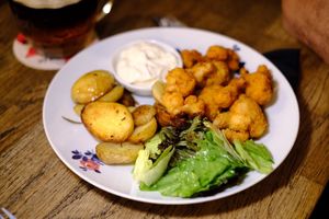 Smažený Květák | Fried Cauliflower  at Střecha in Prague