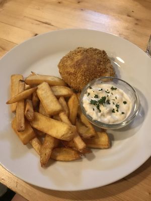 Fried cheese 👌 at Střecha in Prague