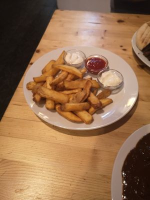 Chips with three dips at Střecha in Prague
