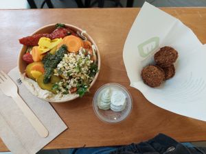 Ensalada de Falafel at Maoz in Barcelona