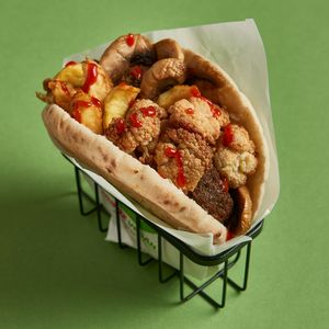 Cauliflower & chips pita at Maoz in Barcelona