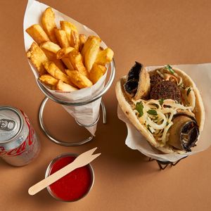 Combo Meal Deal of pita with falafel at Maoz in Barcelona