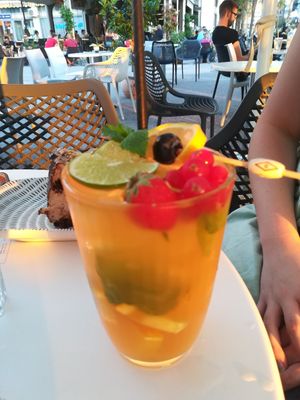 Fruity ice tea at Cajnica Vanilla in Koper