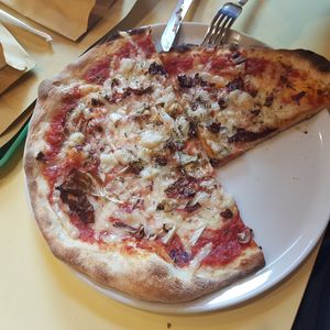 Vegan Pizza at Spizzico - Pizza Time in Bolzano