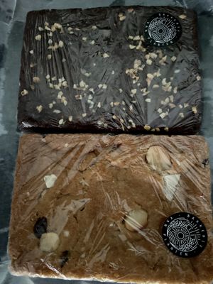 Choco cookie (tastes quite dark) and limited edition macadamia cookie (vanilla taste)  at Bakkerij Van Planten in Tilburg
