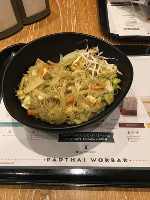 Vermicelli noodles with veg, tofu, cashews and a green thai curry sauce at Padthai Wokbar in Budapest