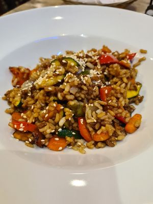 Vegetable wok at El Trencadís de l'Eixample in Barcelona