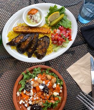 Look at the deliciousness!!    They had vegan chz for the carrot salad on this visit!  at Morococo Cafe - 모로코코 카페 in Seoul