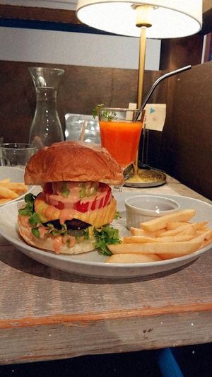 Ripple cheese burger at AIN SOPH.Journey in Kyoto