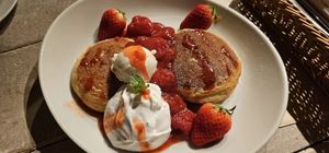 Strawberry pancakes at AIN SOPH.Journey in Kyoto