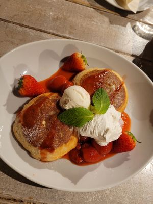 Strawberry pancakes at AIN SOPH.Journey in Kyoto
