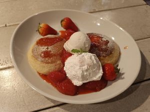 Strawberry pancakes at AIN SOPH.Journey in Kyoto