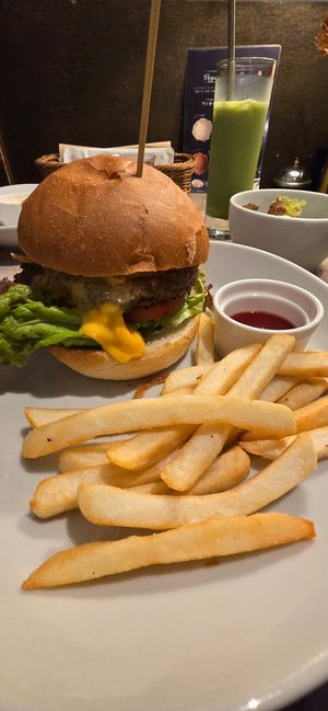 Burger at AIN SOPH.Journey in Kyoto