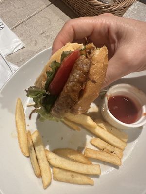 להתענג על ההמבורגר   at AIN SOPH.Journey in Kyoto