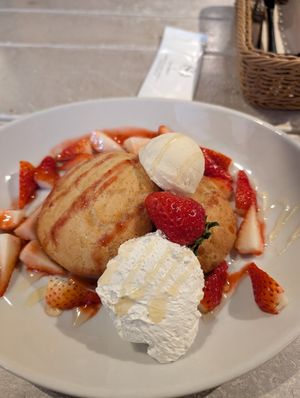 Strawberry pancakes at AIN SOPH.Journey in Kyoto