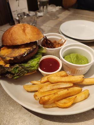 Ripple cheese burger at AIN SOPH.Journey in Kyoto