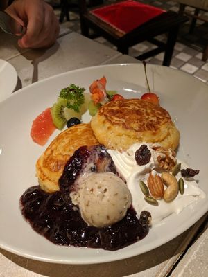 Japanese pancakes with icecream at AIN SOPH.Journey in Kyoto