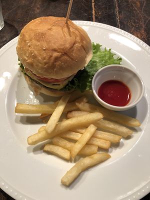 Cheese burger  at AIN SOPH.Journey in Kyoto