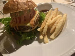 Burger with avocado and coconut cheese at AIN SOPH.Journey in Kyoto