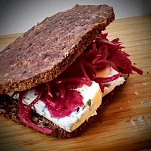 Gorgonzola Råsyltet Rødkål at Ristet Rug in Copenhagen